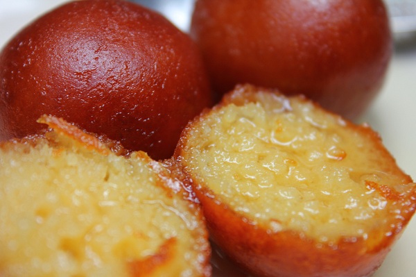 How to Make Gulab Jamuns at home?