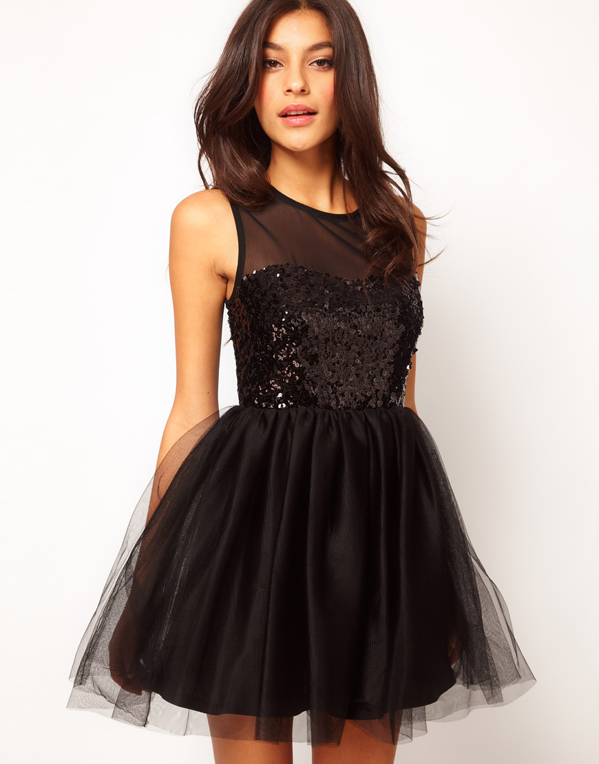 Best 20 Designer Black Dresses For Romantic Dates