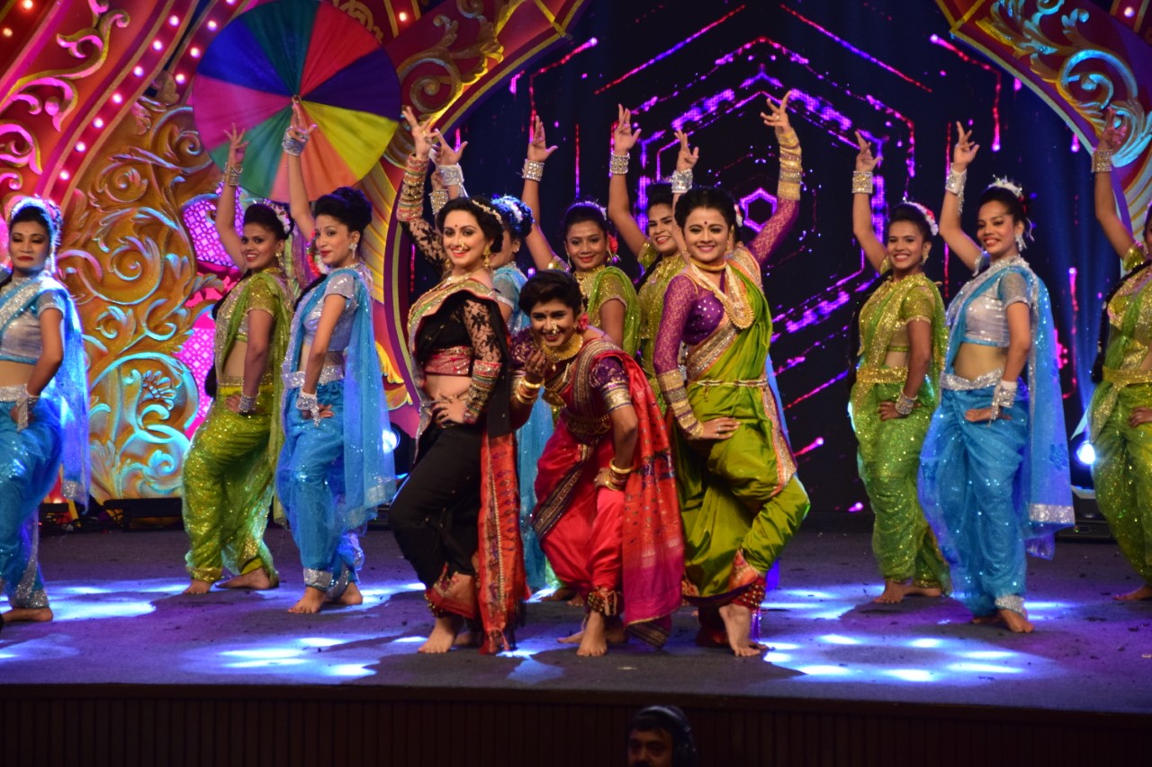 zee-celebrates-asha-bhosles-84th-birthday-bash-with-timeless-asha-concert