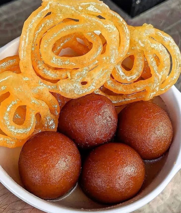 gulab jamun and jalebi