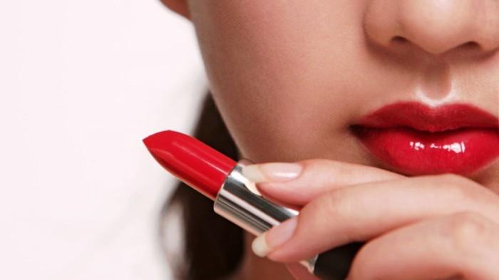 Wear Your Lipstick All Day Long and Forget About It
